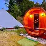 Lodge Eden Z Balia I Sauna Szymbark (Pomerania)